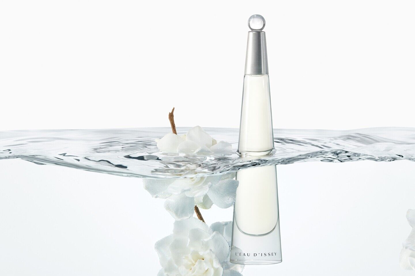Issey Miyake L'Eau d'Issey Pour Femme Eau de Toilette Spray 25ml